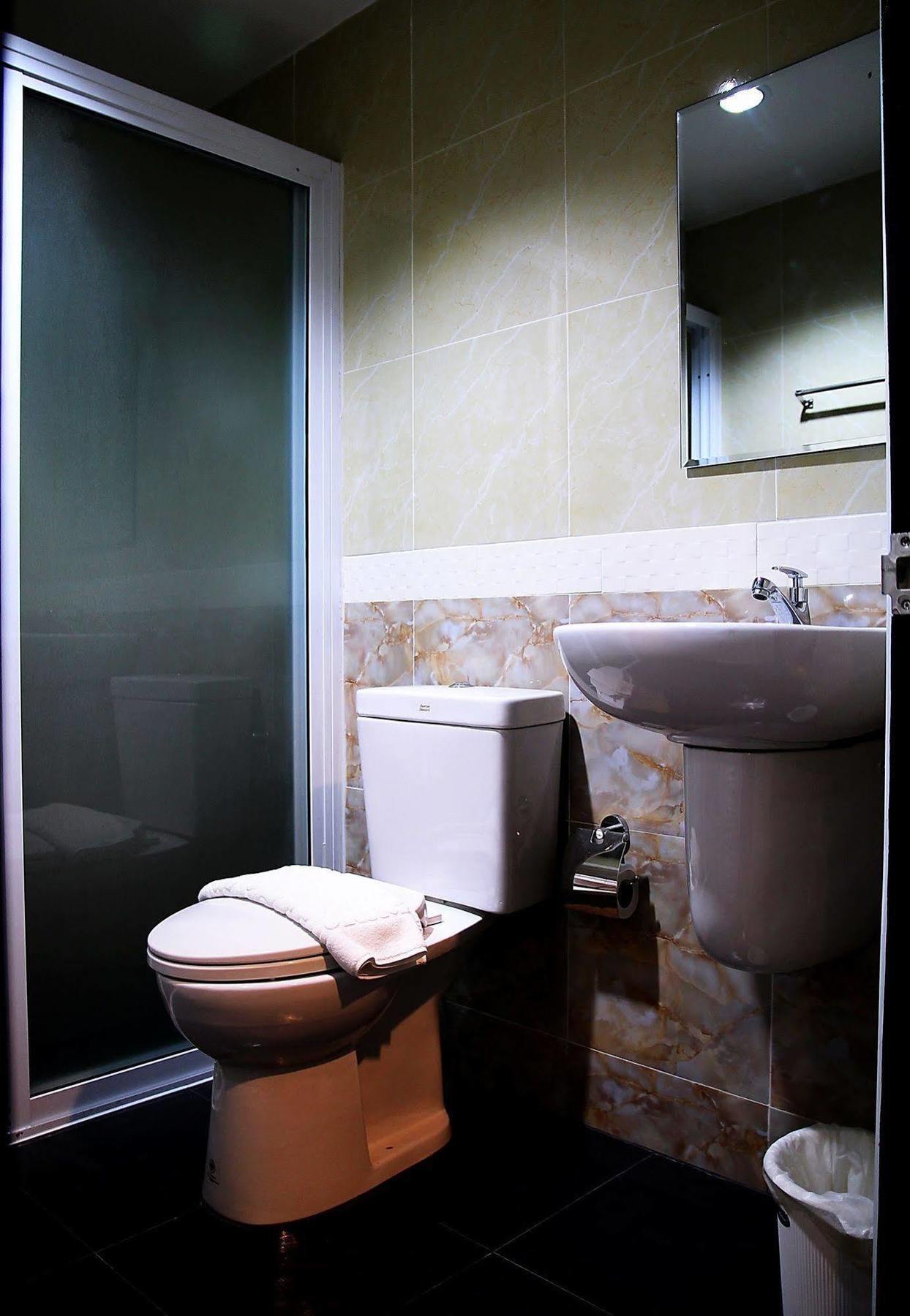 Metro Hotel & Spa Thung Song Exterior foto